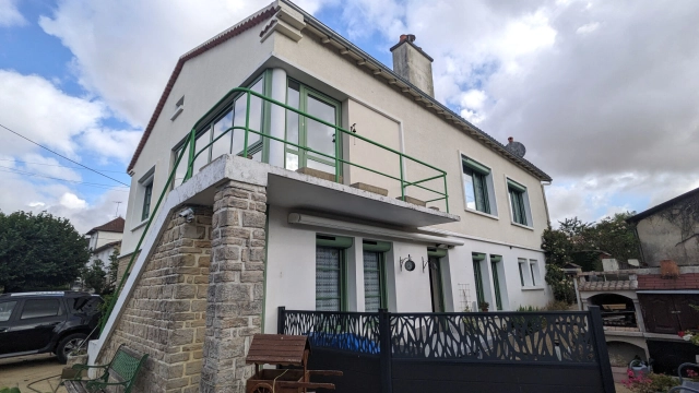 
Spacious house in the city center
 for sale for 139,900&euro; in Vienne, Poitou-Charentes