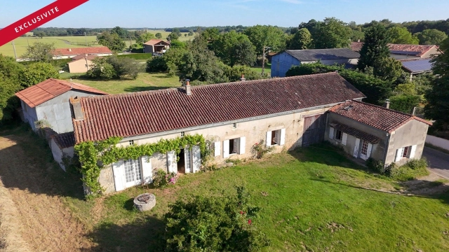 
High potential farmhouse
 for sale for 149,000&euro; in Vienne, Poitou-Charentes