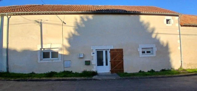 0 m² land for sale in Charente, Poitou-Charentes, France - FrenchPropertyPortal.com
Real estate Ruffec
for sale for 76,000€ in Charente, Poitou-Charentes