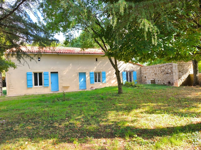 
Brux House 5 rooms 156 m2
 for sale for 150,000&euro; in Vienne, Poitou-Charentes