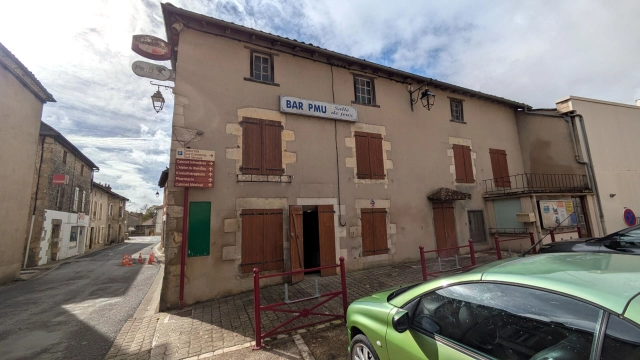 6 Bedroom(s) - 0 m² land for sale in Vienne, Poitou-Charentes, France - FrenchPropertyPortal.com
Bar-PMU and building with high potential - Usson du Poitou
for sale for 87,000€ in Vienne, Poitou-Charentes