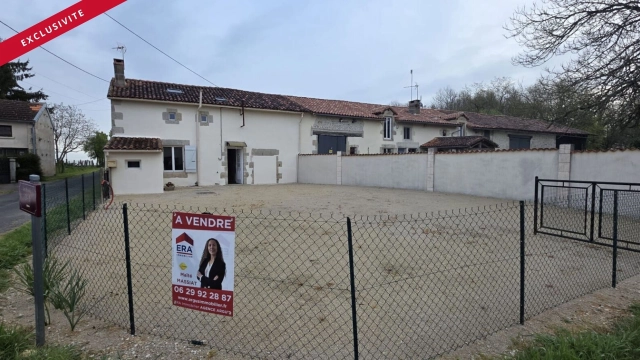 3 Bedroom(s) - 232m² land for sale in Vienne, Poitou-Charentes, France - FrenchPropertyPortal.com
Country house - 3 bedrooms - Lizant (86)
for sale for 124,000€ in Vienne, Poitou-Charentes