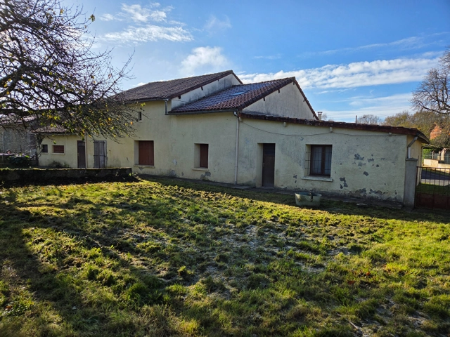 4 Bedroom(s) - 1 Bathroom(s) - 1,825m² land for sale in Vienne, Poitou-Charentes, France - FrenchPropertyPortal.com
Country house, 9 rooms, 173 m2
for sale for 124,000€ in Vienne, Poitou-Charentes