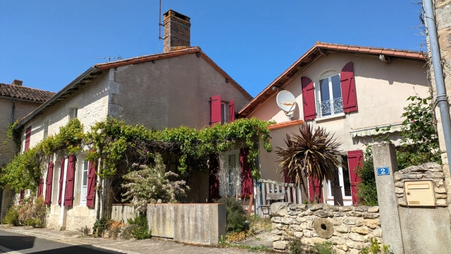 4 Bedroom(s) - 513m² land for sale in Vienne, Poitou-Charentes, France - FrenchPropertyPortal.com
Renovated village house - Usson du Poitou
for sale for 139,000€ in Vienne, Poitou-Charentes