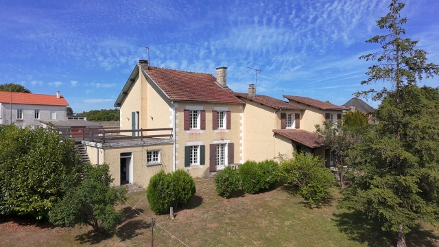 
Saint Pierre House of Exideuil
 for sale for 150,000&euro; in Vienne, Poitou-Charentes
