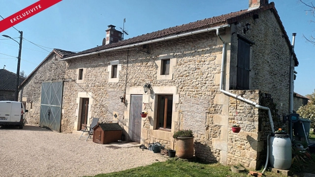 5 Bedroom(s) - 3 Bathroom(s) - 11,333m² land for sale in Vienne, Poitou-Charentes, France - FrenchPropertyPortal.com
Character Stone House with Gite and Swimming Pool
for sale for 249,000€ in Vienne, Poitou-Charentes