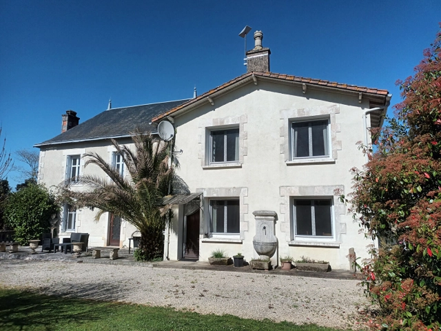
Fabulous Maison de Maitre and Country Estate
 for sale for 449,000&euro; in Vienne, Poitou-Charentes