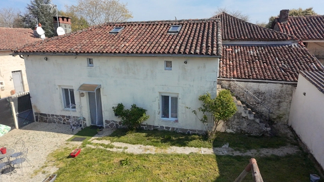 2 Bedroom(s) - 1,070m² land for sale in Vienne, Poitou-Charentes, France - FrenchPropertyPortal.com
Genouille House
for sale for 139,500€ in Vienne, Poitou-Charentes