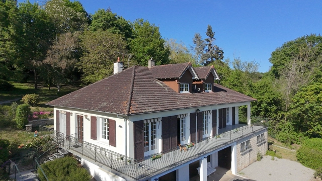 4 Bedroom(s) - 1 Bathroom(s) - 3,958m² land for sale in Vienne, Poitou-Charentes, France - FrenchPropertyPortal.com
Spacious house with unobstructed views - Charroux
for sale for 233,200€ in Vienne, Poitou-Charentes