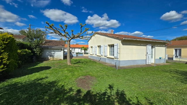 
Civray Pavilion
 for sale for 85,000&euro; in Vienne, Poitou-Charentes