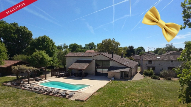 8 Bedroom(s) - 4 Bathroom(s) - 4,700m² land for sale in Vienne, Poitou-Charentes, France - FrenchPropertyPortal.com
Exceptional house for sale in Champniers - 295 sqm on a 4700 sqm plot with swimming pool
for sale for 381,600€ in Vienne, Poitou-Charentes