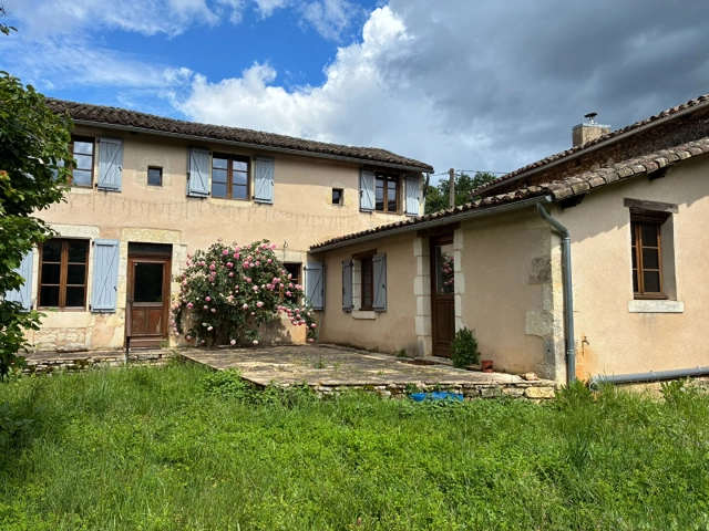 4 Bedroom(s) - 1 Bathroom(s) - 342m² land for sale in Vienne, Poitou-Charentes, France - FrenchPropertyPortal.com
Brussels House
for sale for 119,000€ in Vienne, Poitou-Charentes