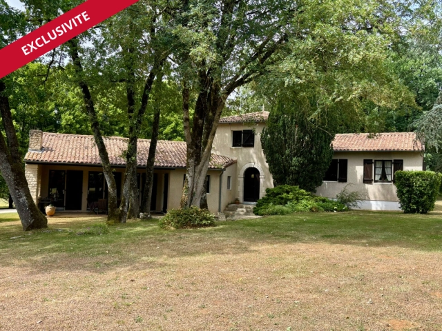
Saint-Pierre House of Exideuil
 for sale for 187,000&euro; in Vienne, Poitou-Charentes