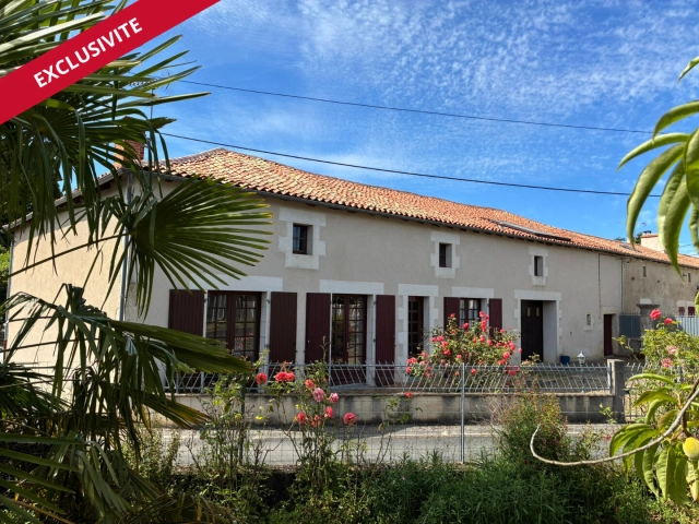 3 Bedroom(s) - 1 Bathroom(s) - 1,110m² land for sale in Vienne, Poitou-Charentes, France - FrenchPropertyPortal.com
House in Savigné
for sale for 120,000€ in Vienne, Poitou-Charentes
