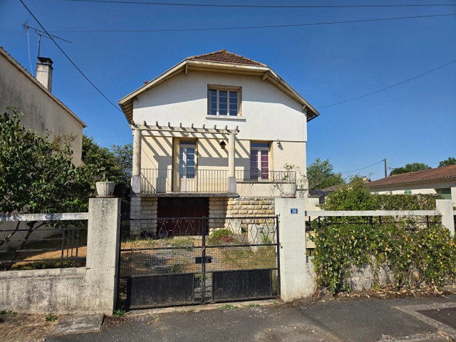 
Sauzé-entre-bois House
 for sale for 72,000&euro; in Deux-Sèvres, Poitou-Charentes