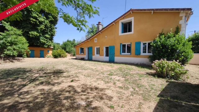 2 Bedroom(s) - 2,068m² land for sale in Vienne, Poitou-Charentes, France - FrenchPropertyPortal.com
House in the municipality of Romagne, livable on one level.
for sale for 97,000€ in Vienne, Poitou-Charentes