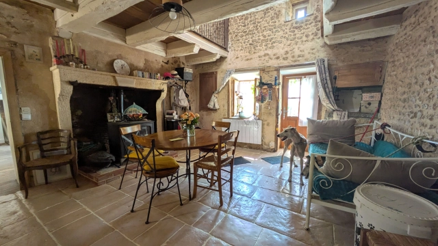 2 Bedroom(s) - 5,020m² land for sale in Vienne, Poitou-Charentes, France - FrenchPropertyPortal.com
Renovated farmhouse with outbuildings - Saint Romain
for sale for 118,000€ in Vienne, Poitou-Charentes