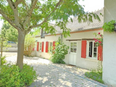 4 Bedroom(s) - 2 Bathroom(s) - 0 m² land for sale in Allier, Auvergne, France - FrenchPropertyPortal.com Renovated longère with spa, terraces and riverside setting for sale for 349,000€ in Allier, Auvergne