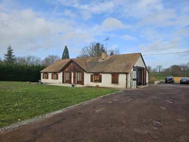 3 Bedroom(s) - 1 Bathroom(s) - 0 m² land for sale in Allier, Auvergne, France - FrenchPropertyPortal.com Lovely character property set on a plot of 4094 m2 with outbuildings for sale for 275,000€ in Allier, Auvergne