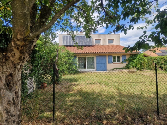 4 Bedroom(s) - 1 Bathroom(s) - 0 m² land for sale in Puy-de-Dôme, Auvergne, France - FrenchPropertyPortal.com Property for Sale for sale for 330,750€ in Puy-de-Dôme, Auvergne