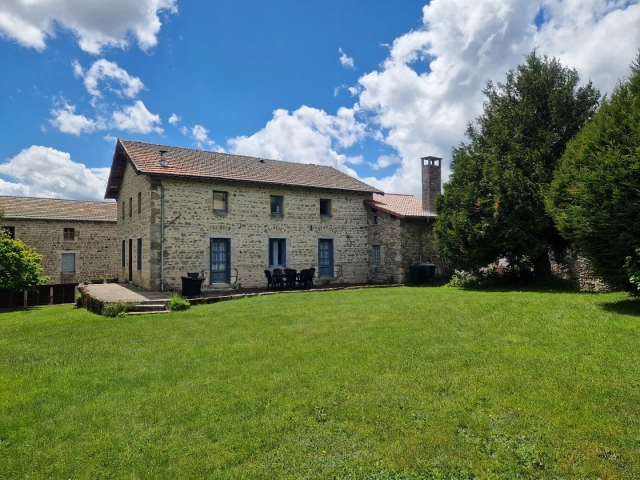 6 Bedroom(s) - 6 Bathroom(s) - 0 m² land for sale in Puy-de-Dôme, Auvergne, France - FrenchPropertyPortal.com Property for Sale for sale for 299,250€ in Puy-de-Dôme, Auvergne