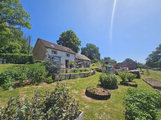 4 Bedroom(s) - 3 Bathroom(s) - 0 m² land for sale in Allier, Auvergne, France - FrenchPropertyPortal.com Charming country property with horse facilities, spa & view for sale for 224,700€ in Allier, Auvergne