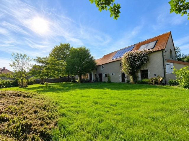 3 Bedroom(s) - 2 Bathroom(s) - 0 m² land for sale in Allier, Auvergne, France - FrenchPropertyPortal.com Character property with exceptional setting and no immediate neighbours for sale for 315,000€ in Allier, Auvergne