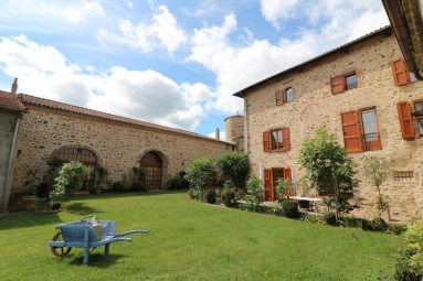 7 Bedroom(s) - 1 Bathroom(s) - 0 m² land for sale in Haute-Loire, Auvergne, France - FrenchPropertyPortal.com Beautiful character property - family project or professional activity for sale for 495,000€ in Haute-Loire, Auvergne