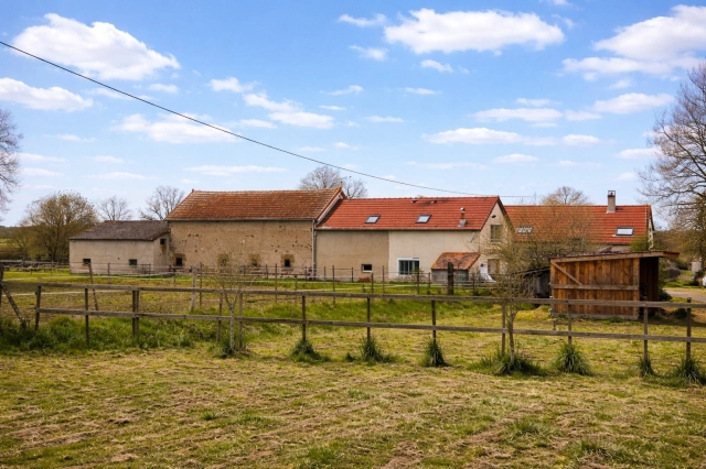 9 Bedroom(s) - 8 Bathroom(s) - 0 m² land for sale in Allier, Auvergne, France - FrenchPropertyPortal.com Character property on 16 ha, ideal for a touristic or equestrian activity for sale for 495,000€ in Allier, Auvergne
