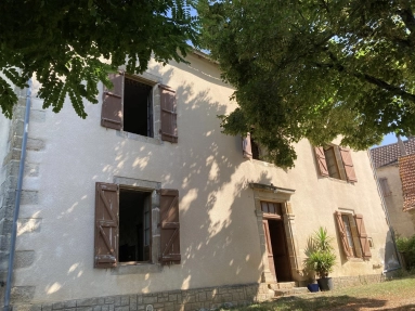 Farmhouse and outbuildings to renovate in a quiet hamlet with views over the surrounding countryside! for sale for 235,400&euro; in Lot, Midi-Pyrénées