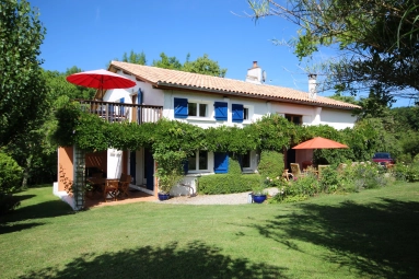 6 Bedroom(s) - 5 Bathroom(s) - 15,978m² land for sale in Lot-et-Garonne, Aquitaine, France - FrenchPropertyPortal.com Six bedroom country home set in 1.5 hectares of rolling countryside with pool for sale for 395,000€ in Lot-et-Garonne, Aquitaine