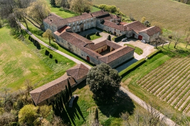 Stunning 17th Century Château in the heart of the Gers for sale for 3,000,000€ in Gers, Midi-Pyrénées