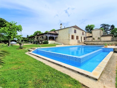 5 Bedroom(s) - 2 Bathroom(s) - 14,509m² land for sale in Lot-et-Garonne, Aquitaine, France - FrenchPropertyPortal.com A substantial barn conversion on edge of village setting for sale for 477,000€ in Lot-et-Garonne, Aquitaine