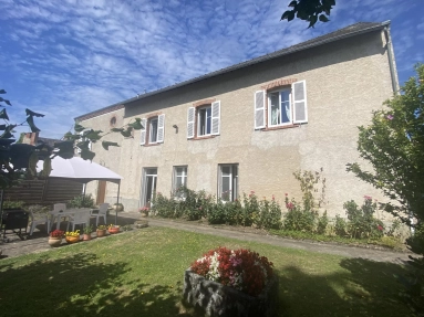 5 Bedroom(s) - 2 Bathroom(s) - 3,485m² land for sale in Haute-Vienne, Limousin, France - FrenchPropertyPortal.com Large family home in the centre of a thriving town for sale for 224,700€ in Haute-Vienne, Limousin