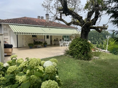 4 Bedroom(s) - 3 Bathroom(s) - 3,699m² land for sale in Charente, Poitou-Charentes, France - FrenchPropertyPortal.com Panoramic views in a sought after listed village for sale for 339,200€ in Charente, Poitou-Charentes