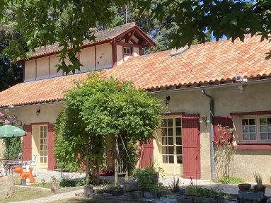 Secret 5-Bedroom property, minutes from Bergerac for sale for 310,000&euro; in Dordogne, Aquitaine