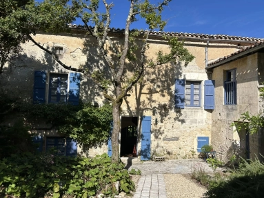 Enchanting 5-bed Character Property in Amazing Location for sale for 550,000&euro; in Charente, Poitou-Charentes