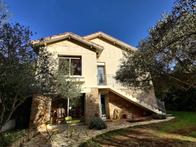 Detached  family home with garden in popular medieval village for sale for 260,000&euro; in Aude, Languedoc-Roussillon