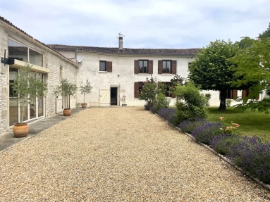 Beautiful home full of possibilities for sale for 521,500&euro; in Charente-Maritime, Poitou-Charentes