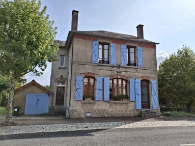 Character village house with 3 bedrooms, large kitchen diner and pretty garden for sale for 139,900&euro; in Haute-Vienne, Limousin