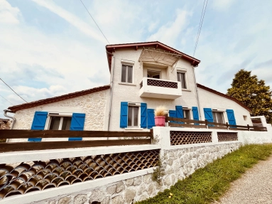 4 Bedroom(s) - 2 Bathroom(s) - 1,682m² land for sale in Lot-et-Garonne, Aquitaine, France - FrenchPropertyPortal.com Charming Country Home with Pool between Duras and Eymet for sale for 235,400€ in Lot-et-Garonne, Aquitaine