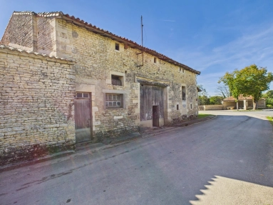 Charming Village Barn with Great Conversion Potential for sale for 16,000&euro; in Charente, Poitou-Charentes