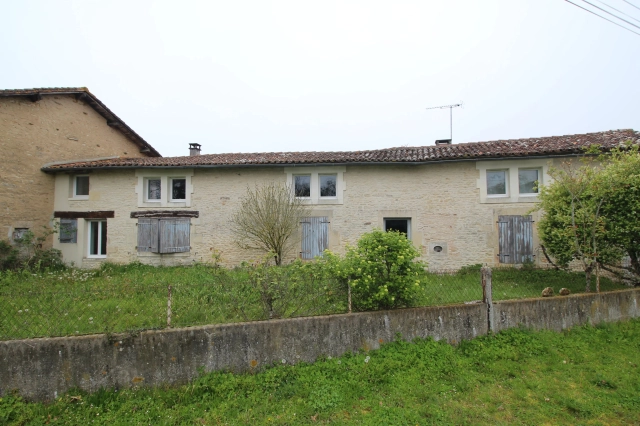 3 Bedroom(s) - 3 Bathroom(s) - 24,693m² land for sale in Charente, Poitou-Charentes, France - FrenchPropertyPortal.com Three bedroom detached property with 2 hectares for sale for 199,800€ in Charente, Poitou-Charentes