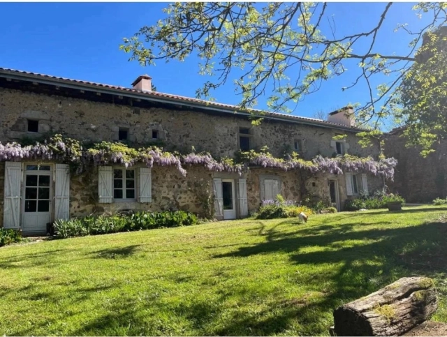 Luxury Home with Equestrian Facilities for sale for 477,000&euro; in Charente, Poitou-Charentes