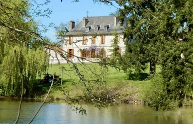 Beautiful 15th century Chateau and separate 3 bed house for sale for 1,034,250&euro; in Charente, Poitou-Charentes