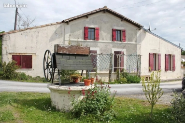 4 Bedroom(s) - 2 Bathroom(s) - 1,280m² land for sale in Charente-Maritime, Poitou-Charentes, France - FrenchPropertyPortal.com Charentaise house with workshop, carport for 2 cars, outbuilding to be renovated for sale for 268,825€ in Charente-Maritime, Poitou-Charentes
