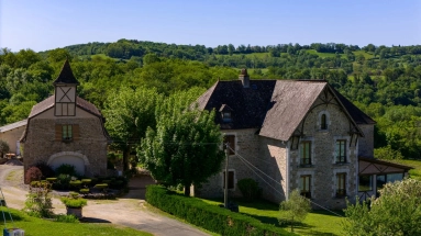 A Quercynoise delight – two large stone houses in open countryside for sale for 585,000&euro; in Lot, Midi-Pyrénées