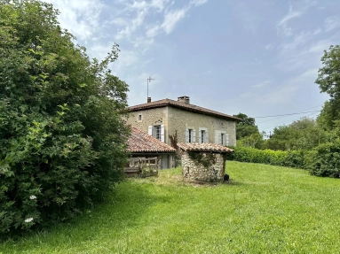 Character stone house with barn  and garden for sale for 183,600&euro; in Dordogne, Aquitaine