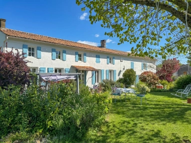 6 Bedroom(s) - 3 Bathroom(s) - 1,330m² land for sale in Charente-Maritime, Poitou-Charentes, France - FrenchPropertyPortal.com Delightful south-facing stone house with open views for sale for 392,200€ in Charente-Maritime, Poitou-Charentes