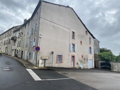 4 Bedroom(s) - 1 Bathroom(s) - 114m² land for sale in Haute-Vienne, Limousin, France - FrenchPropertyPortal.com Large centre of town house with great development potential for sale for 66,000€ in Haute-Vienne, Limousin